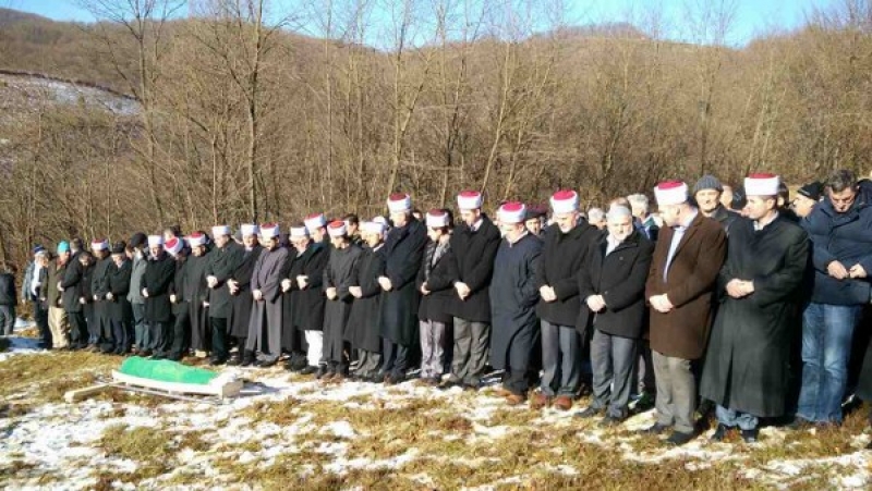 Nezapamćen broj ljudi na dženazi efendiji Ramizu Zuliću