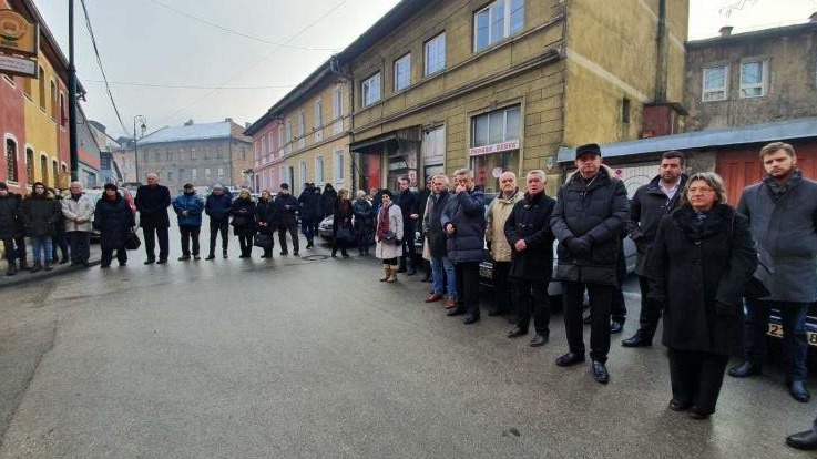 Obilježena 27. godišnjica stradanja Sarajlija u ulici Isevića