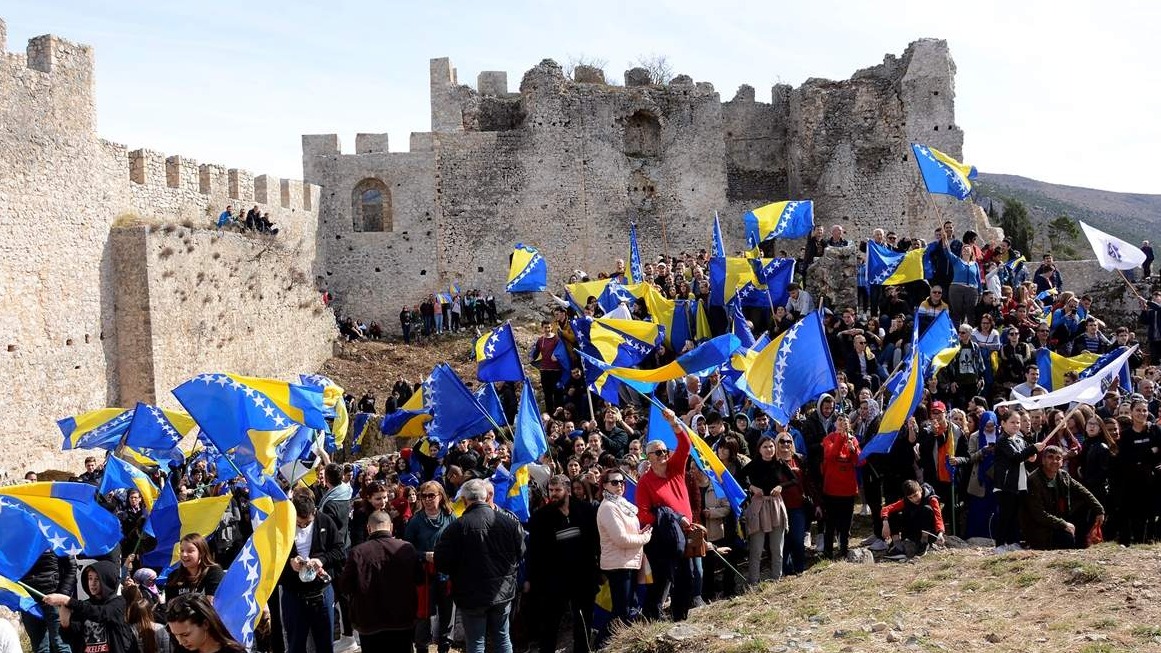  Oko dvije hiljade učesnika u defileu povodom Dana nezavisnosti BiH i Dana Blagaja