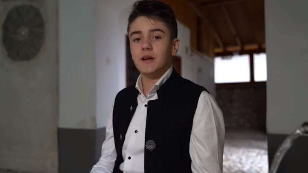 Premijerno: Video spot za ilahiju "Ti si ruža" mladog Idrisa Mrahorovića (Video)