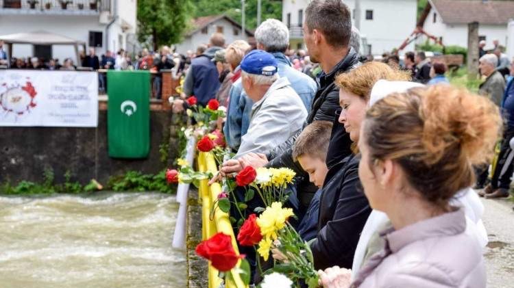 Obilježavanje 28. godišnjice stradanja Bošnjaka u Jezeru kod Jajca