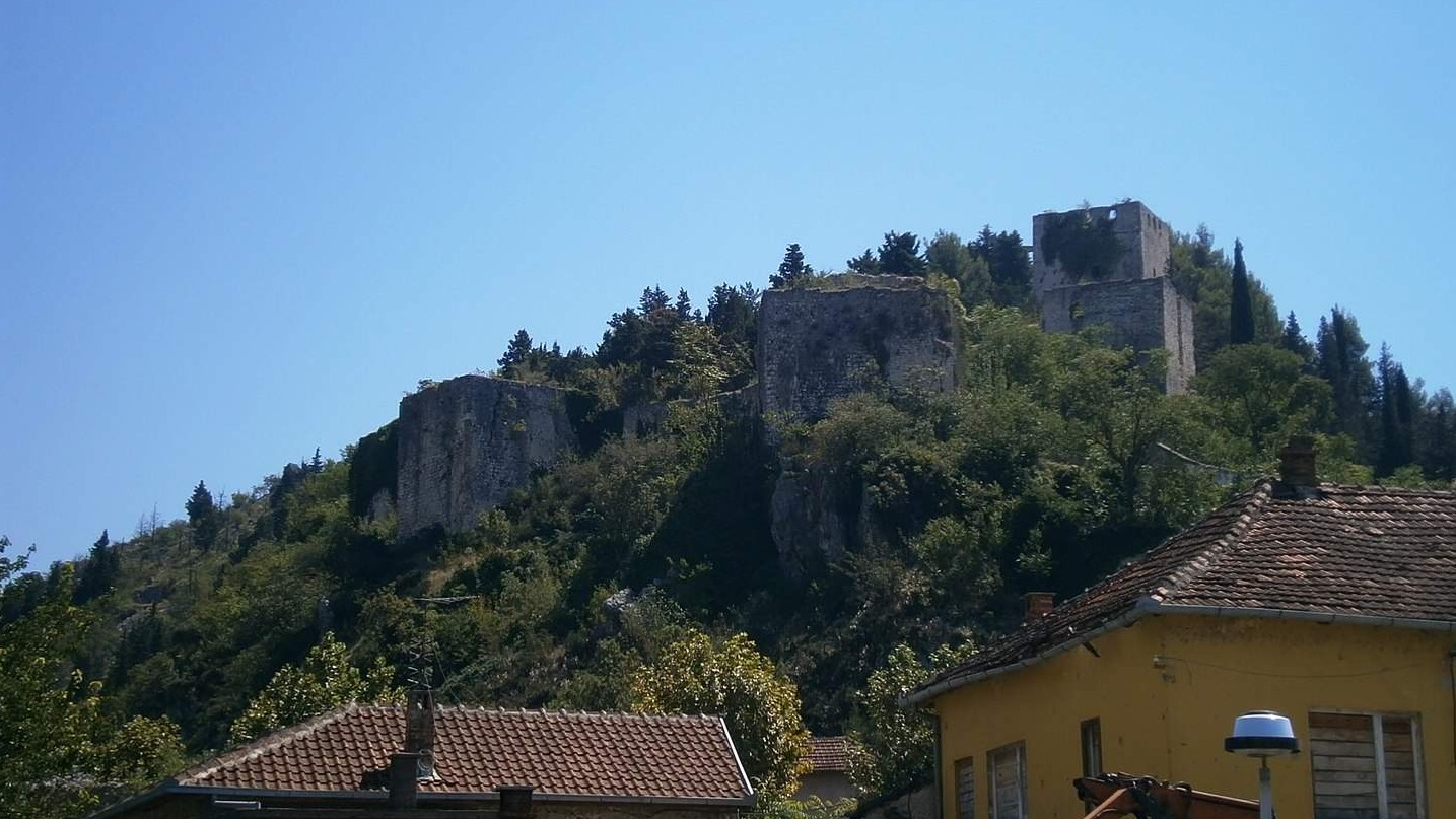 Izvršni odbor SDA HNK traži zaustavljanje skrnavljenja Starog grada u Stocu