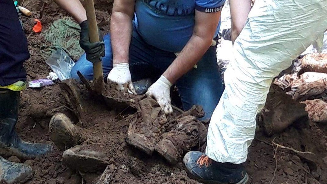 Olovo: Počela eshumacija na lokalitetu Medov do