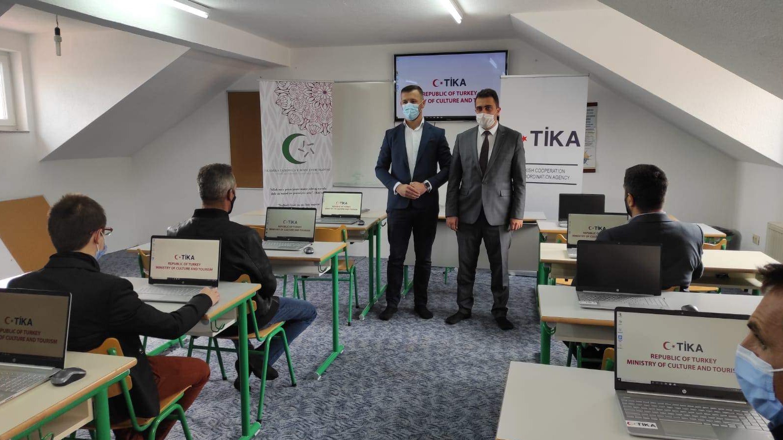 MIZ Livno:  Značajna donacija TIKA-e za projekat kurseva informatike