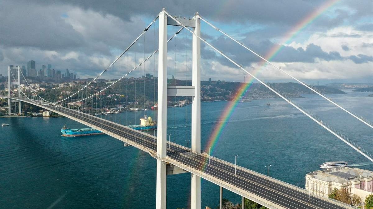 Istanbul: Duga iznad "Mosta šehida 15. jula"