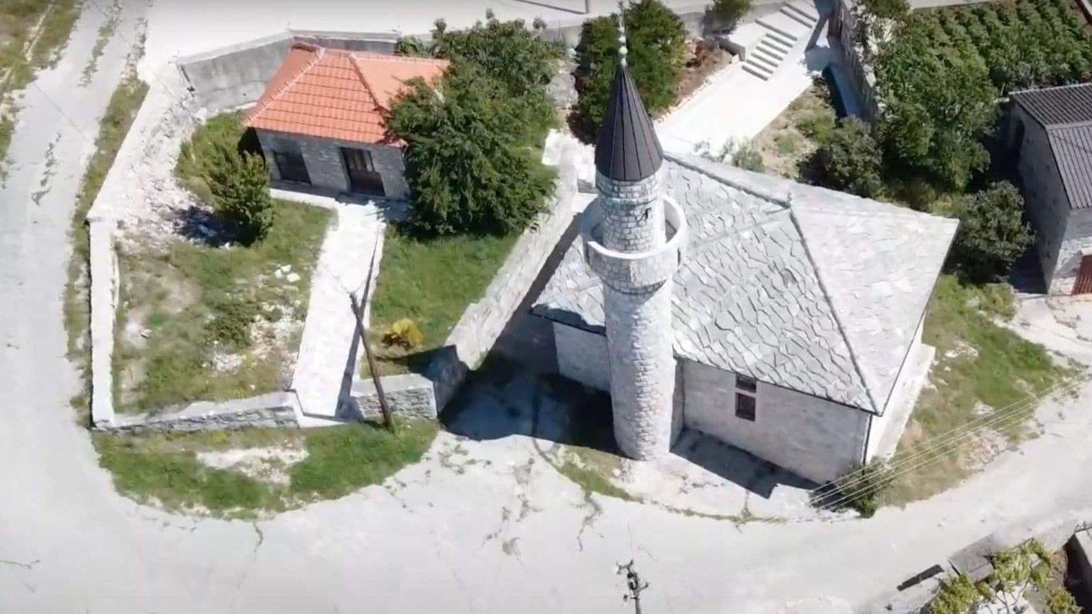 Trebinje: Za hitnu sanaciju krova na džamiji u naselju Mostaći nedostaje oko 16.000 KM