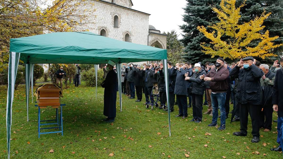 U haremu Alipašine džamije klanjana dženaza i obavljen ukop Hasana Muratovića