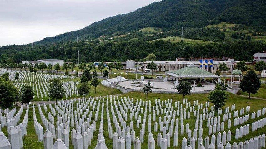 Kapetanović: Porodice ubijenih Srebreničana moći će tražiti od Holandije odštetu iznosa 10.000 i 15.000 eura