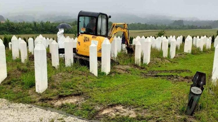 Srebrenica: Počele nove reekshumacije, bit će otvorena 92 mezara