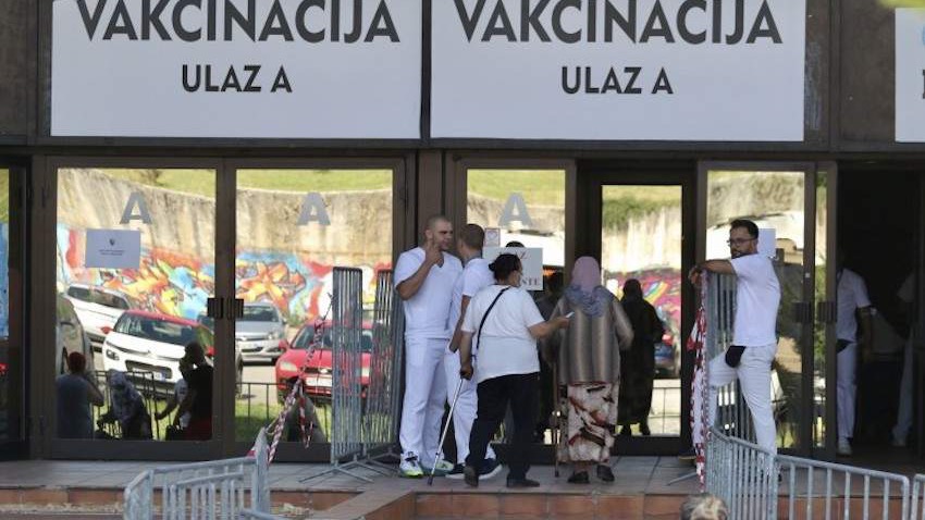 Pecikoza: Dnevno u prosjeku vakcinacija oko 900 osoba prvom dozom AstraZenece