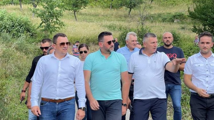 Ramić i Lučić posjetili povratničko mjesto Matijevići kod Kladnja