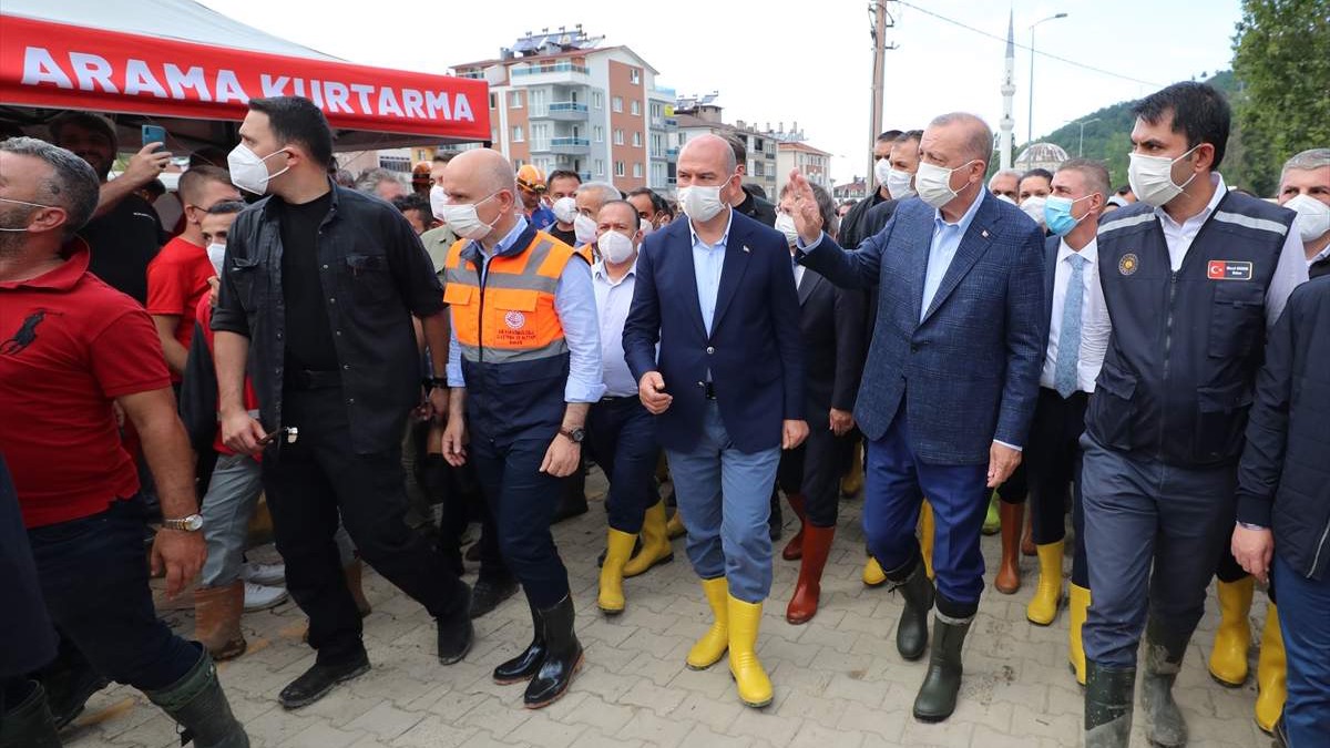 Turski predsjednik Erdogan posjetio poplavama pogođena područja
