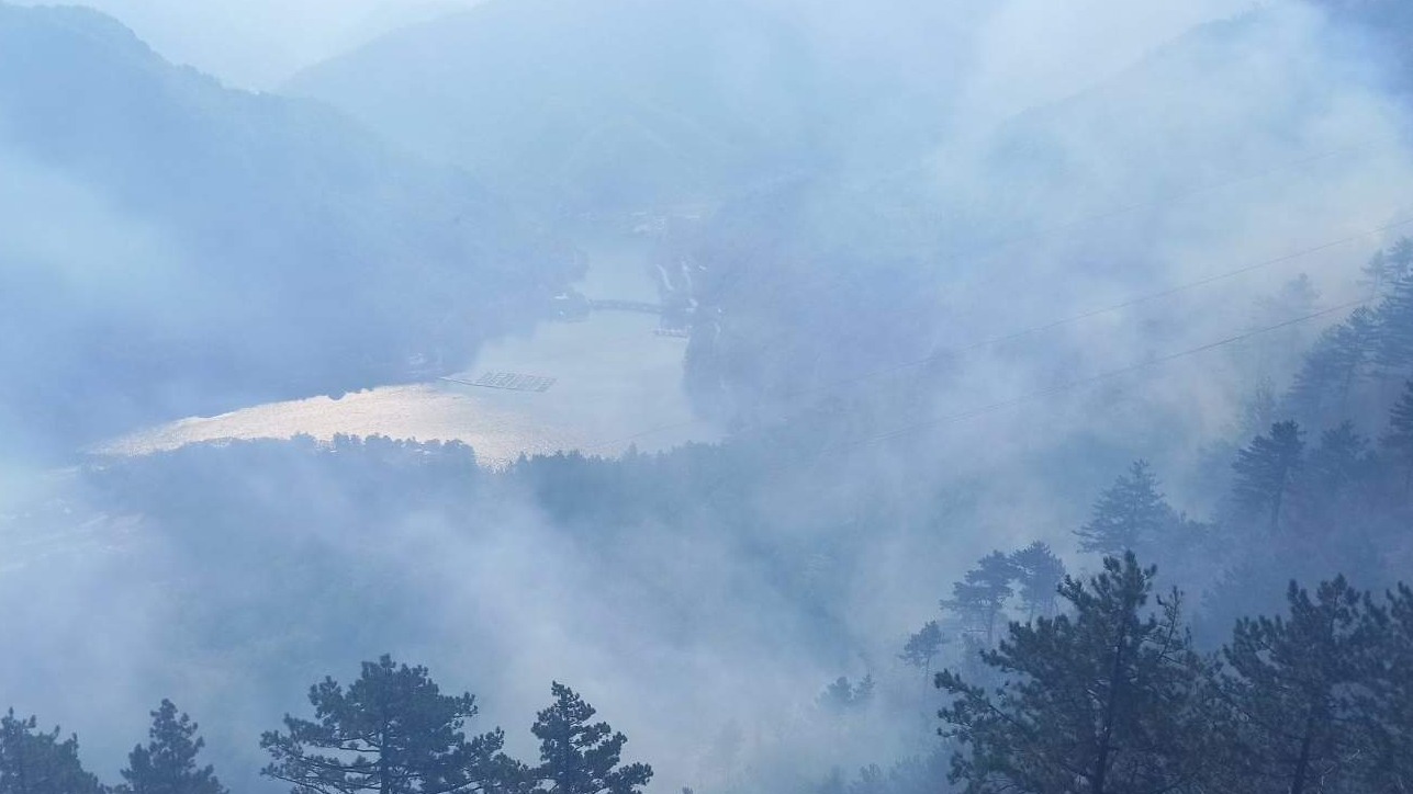 Kiša popravila stanje na požarištu u Jablanici, i dalje gori u Mostaru i Stocu