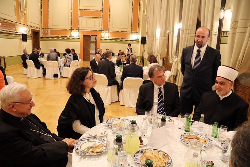 Reisu-l-ulema organizovao iftar za ambasadore