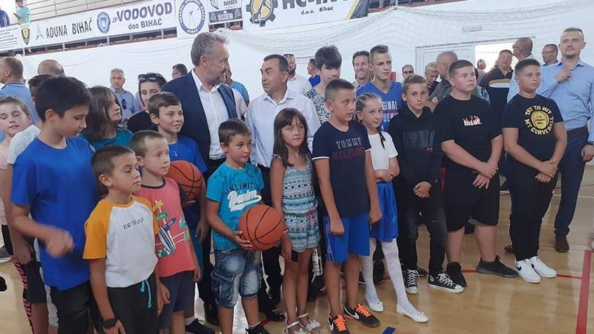 Bihać: U povratničkoj Mjesnoj zajednici Orašac otvorena sportska dvorana