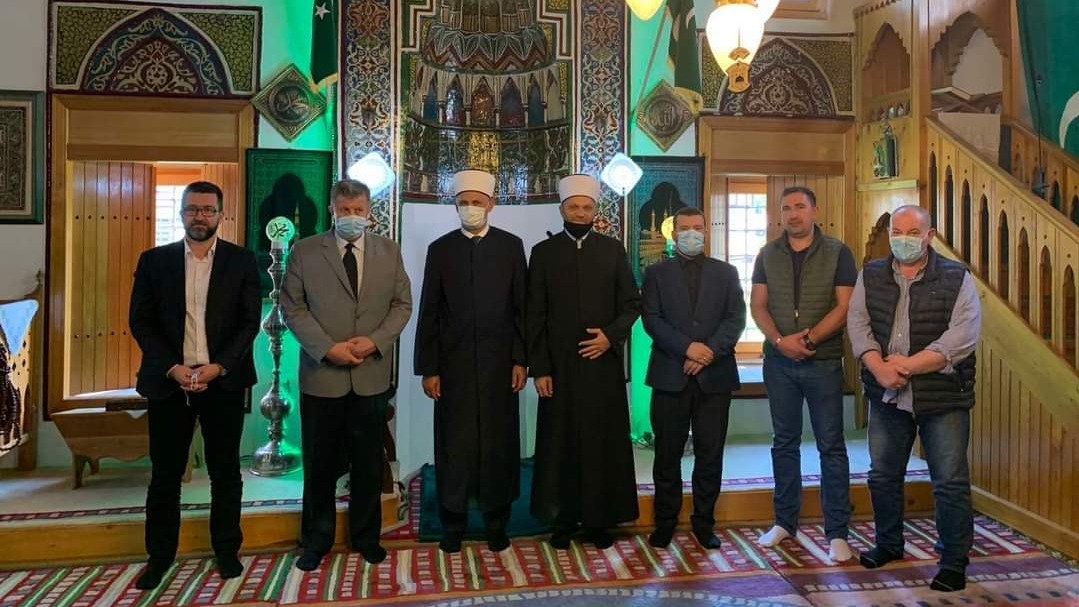 Glavni imam MIZ Sarajevo sa saradnicima posjetio džemat Carina na Vratniku 