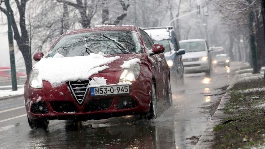 Prema Pravilniku Ministarstva prometa i komunikacija BiH zimska oprema od 1.novembra