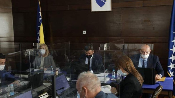 Vlada FBiH - Produženo važenje naredbi i preporuka Kriznog štaba FMZ