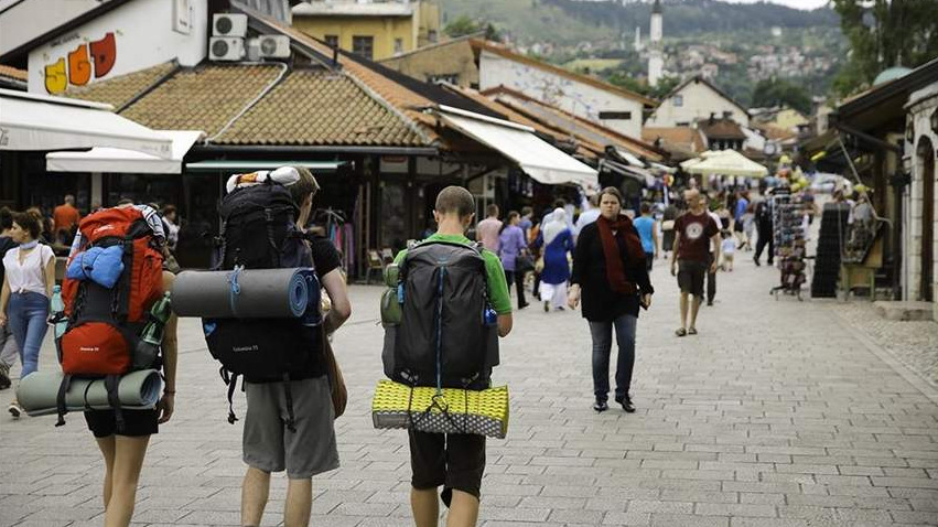 Bosnu i Hercegovinu za jedanaest mjeseci prošle godine posjetilo 90 posto više turista nego u istom periodu 2020. 