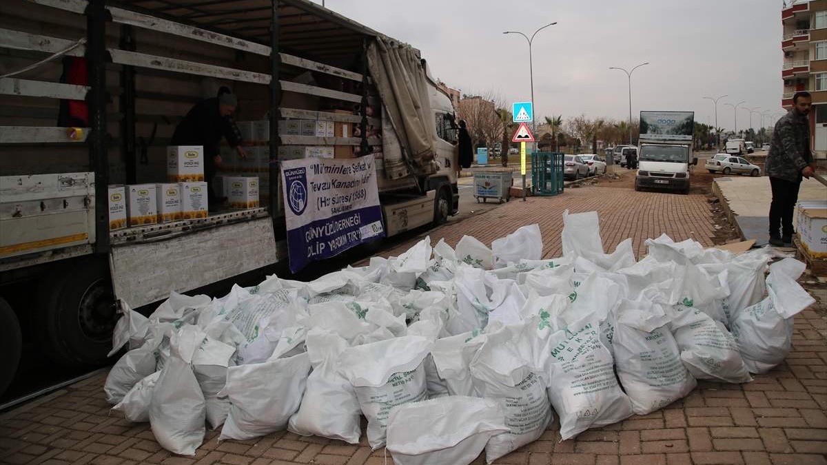 Iz grada Sanliurfe krenuo konvoj humanitarne pomoći za ljude u Idlibu