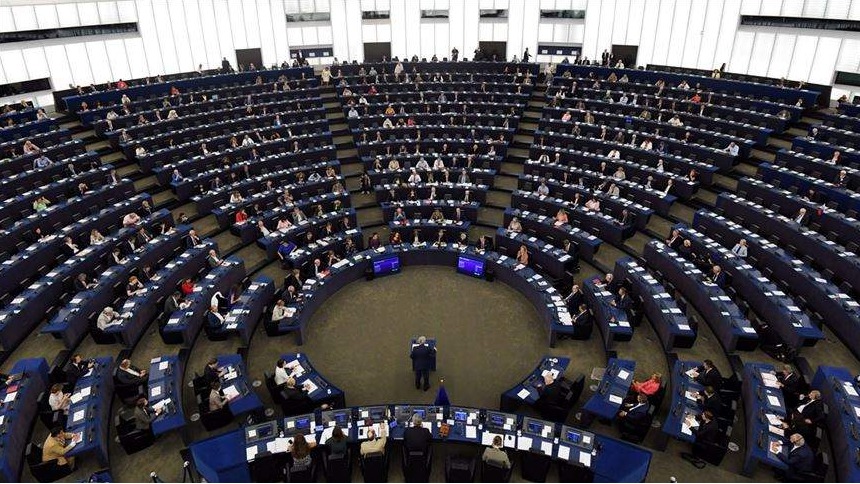 Evropski parlament pozvao na uvođenje sankcija Miloradu Dodiku 