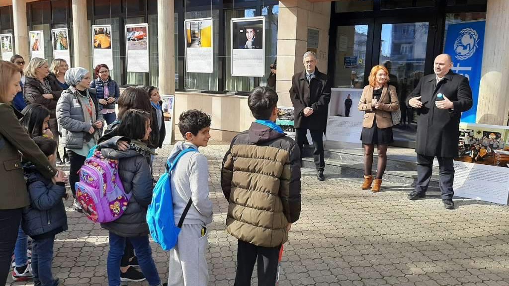 Izložba fotografskih radova djece iz Prihvatnog centra "Borići" u Bihaću