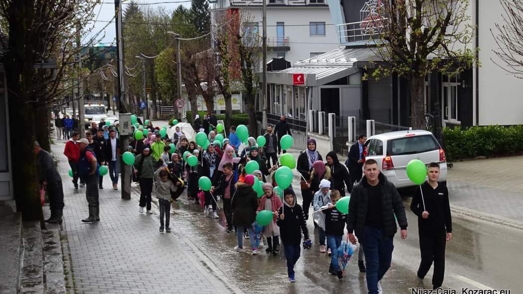 “Ramazanski vozić” Mreže mladih MIZ Kozarac najavio početak ramazana