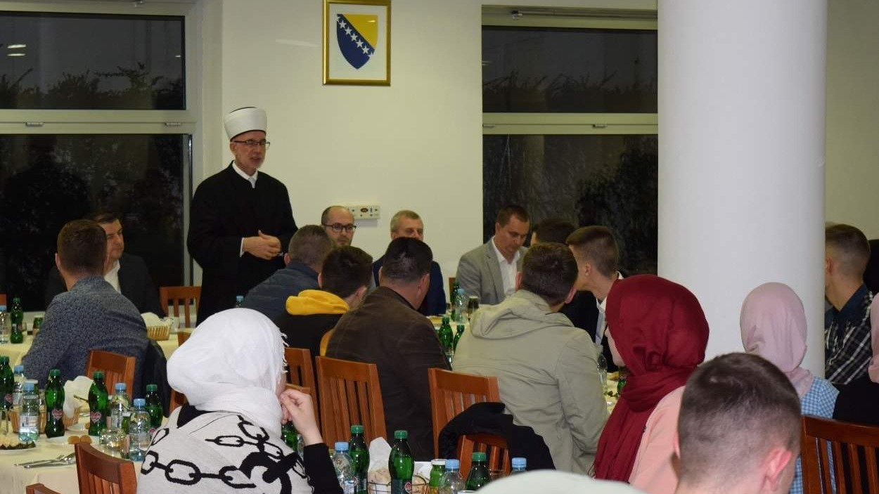 Iftar za mlade s područja Muftiluka tuzlanskog