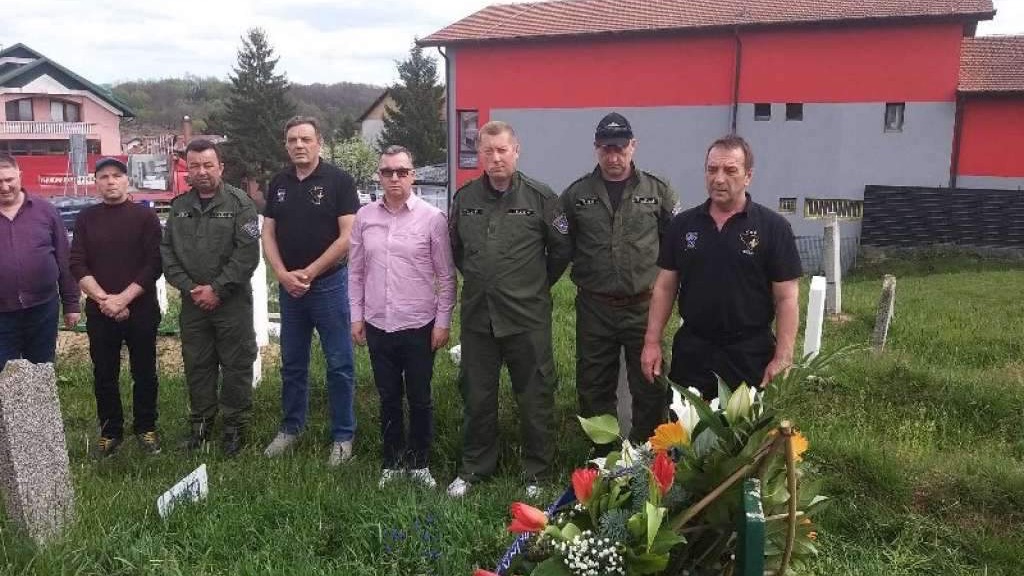 Polaganjem cvijeća i odavanjem počasti počela manifestacija 'Aprilski dani otpora u Tuzli'