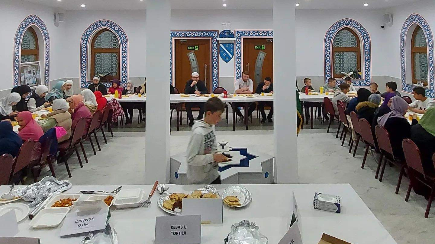 Kamičani: Iftar za mektepske polaznike