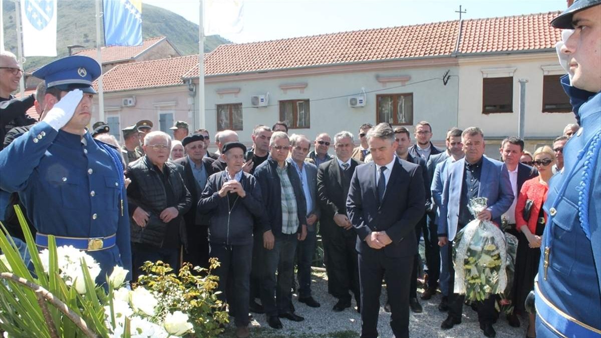 Komšić: Ratne politike koje su dovele do obostrane agresije na Bosnu i Hercegovinu nisu nestale