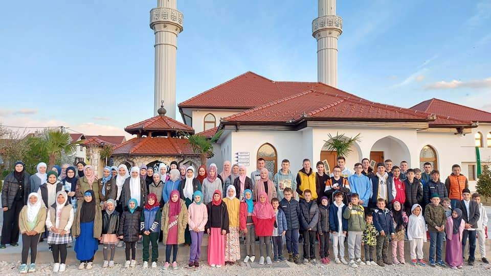 Iftar za mektepske polaznike kozaračkih džemata 