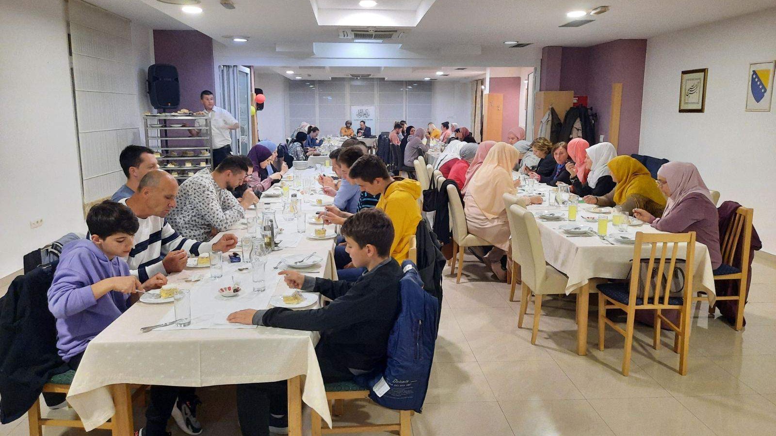 Zajednički iftar predavača i polaznika Centra za učenje Kur’ana u Mostaru