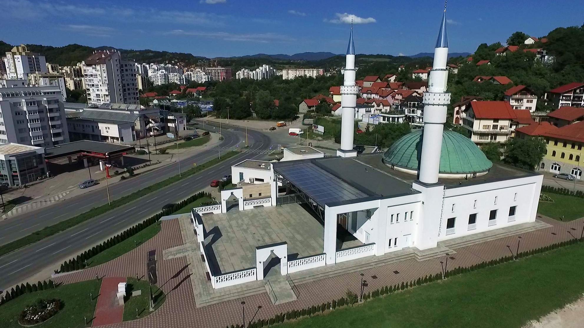 Muftijstvo tuzlansko:  Centralna bajramska svečanost u Džamiji Kralja Abdullaha u Tuzli