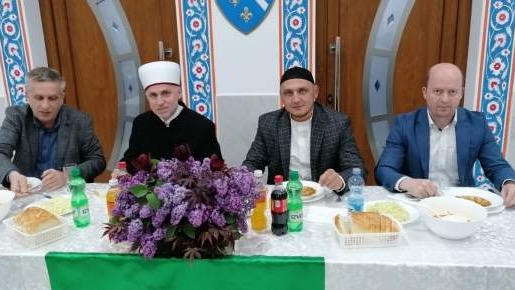 Muftija Kudić na iftaru i teravih-namazu u Kozarcu