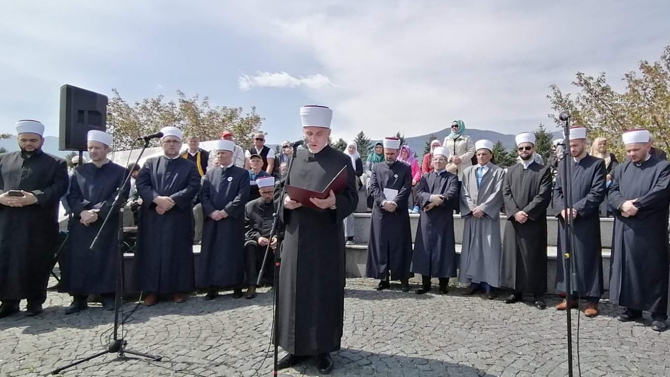 Dan šehida obilježen na mezarju Humci u Bihaću