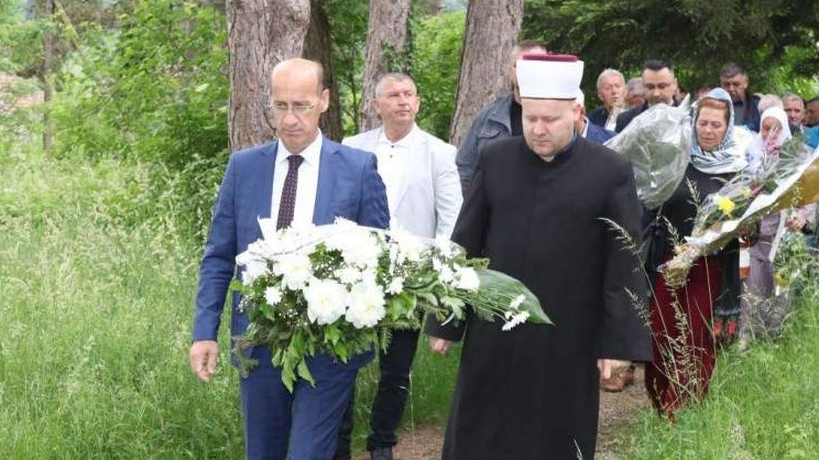 Obilježena 30. godišnjica zločina nad Bošnjacima Drinjače kod Zvornika