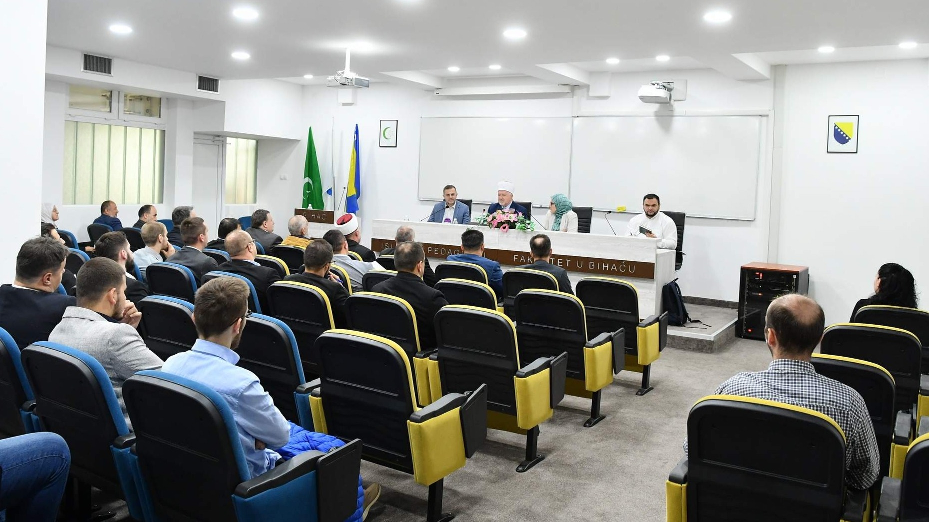 Seminar u Bihaću: Muslimanima je naređeno da budu faktor koji će doprinijeti boljem razumijevanju među ljudima