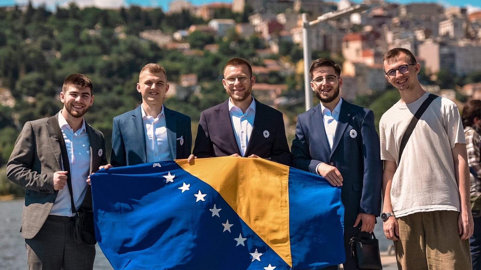 Ekipa FIN-a koja predstavlja BiH na Međunarodnom debatnom takmičenju postigla odlične rezultate