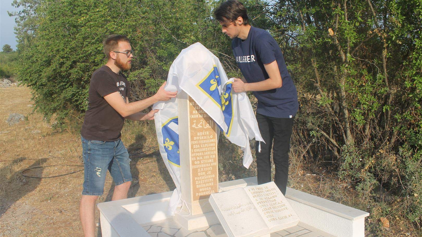 Iznad Počitelja otkriveno spomen-obilježje Bećiru Boškailu, organizatoru otpora agresiji na Bosnu i Hercegovinu