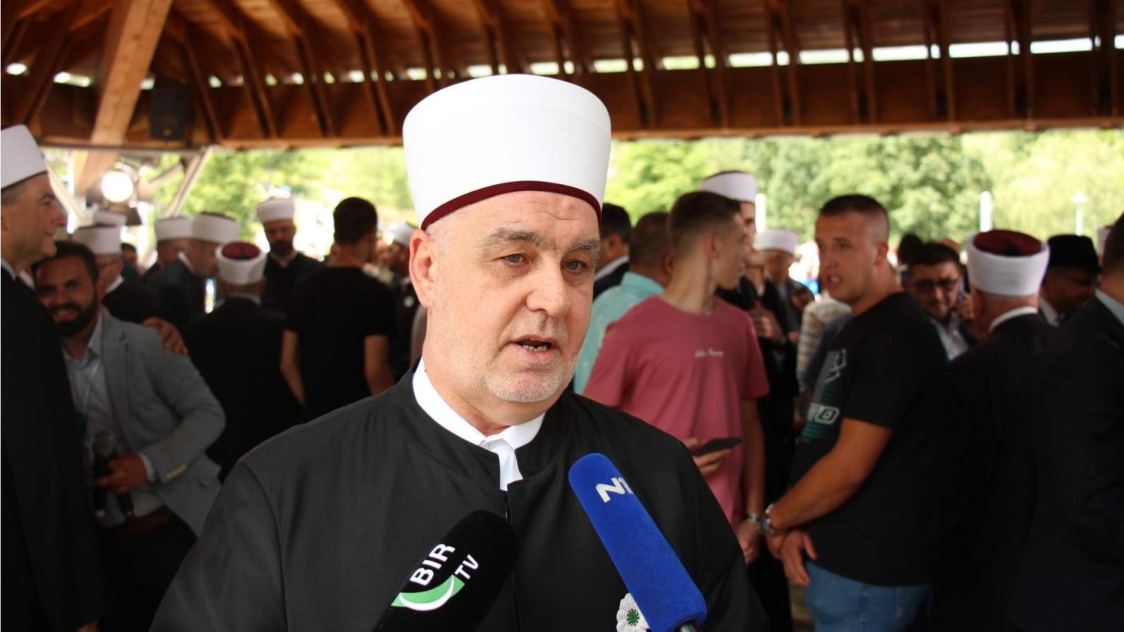 Reisul-ulema pozvao institucije Srbije i RS i odgovorne pojedince da prihvate činjenice i pozovu narod na pokajanje