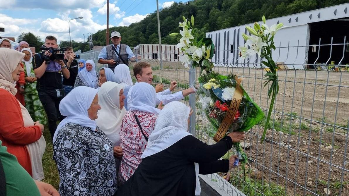 Preživjele žrtve genocida posjećuju mjesta stradanja svojih najmilijih