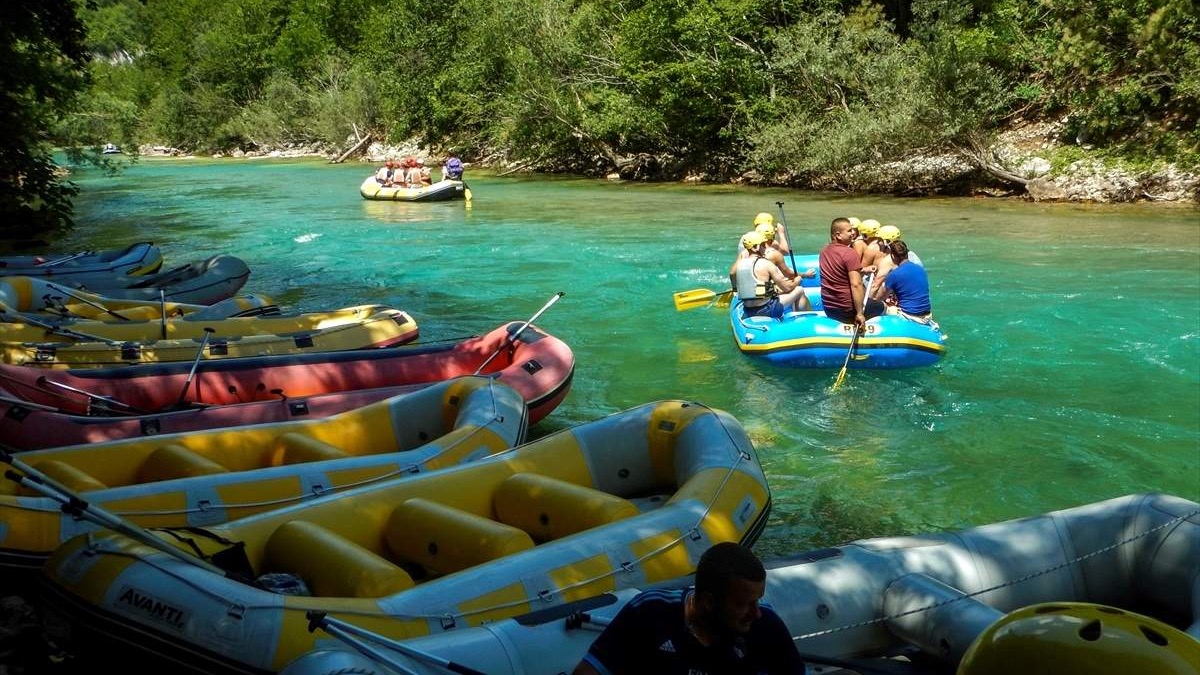 Turisti iz cijelog svijeta na raftingu na Neretvi