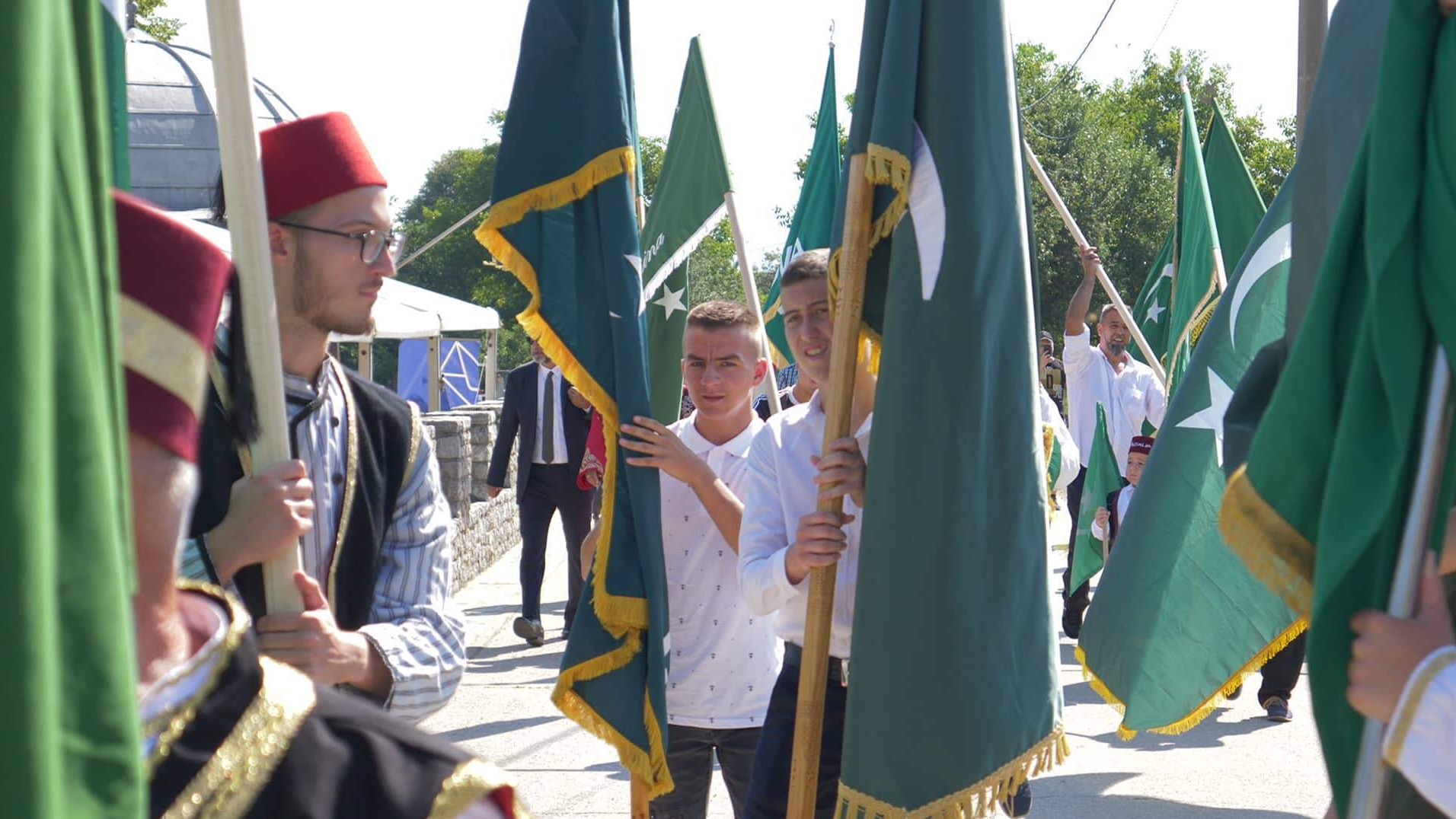 Muftija Kudić na Musalli u Kamengradu: Uslov da sačuvamo emanet vjere jeste da sačuvamo BiH