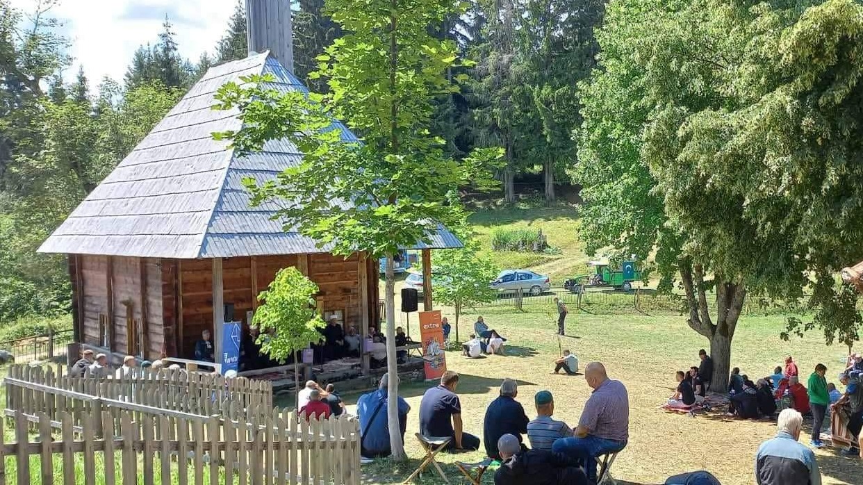 Proučena tradicionalna hatma-dova na Karićima 