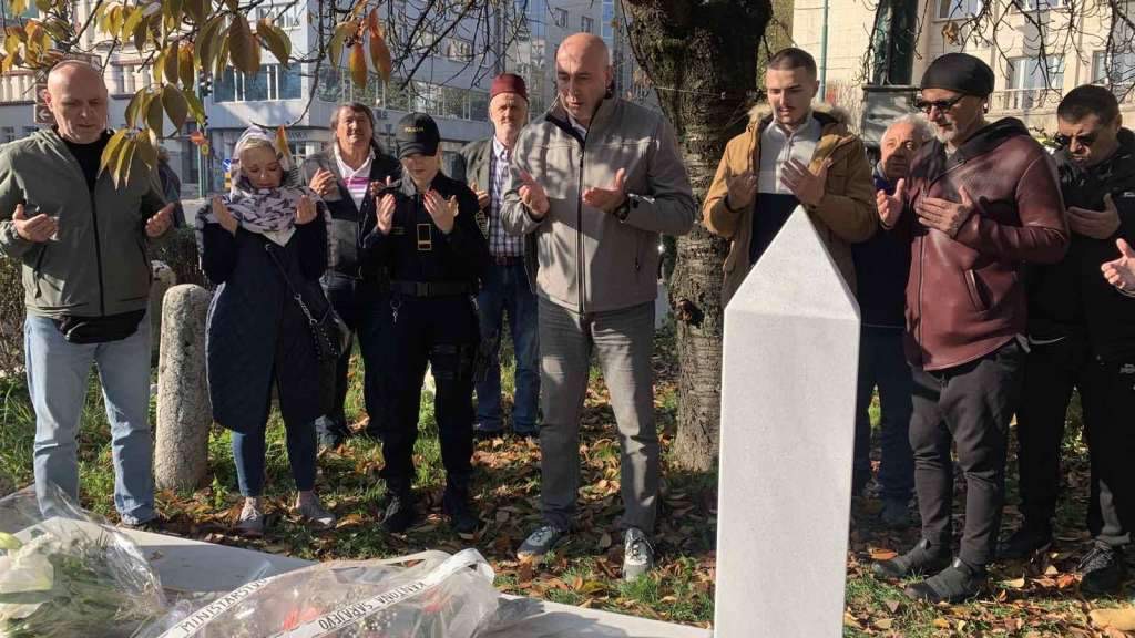 U haremu Alipašine džamije obilježena sedma godišnjica smrti komandanta Adnana Solakovića