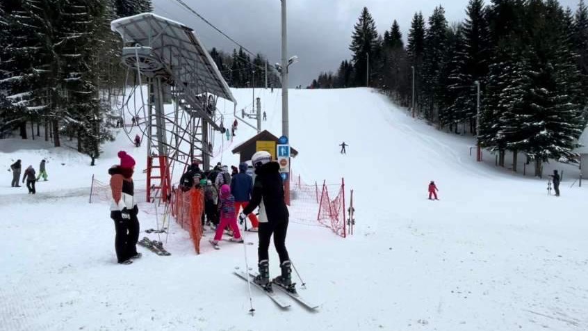 Instaliranje novog ski-lifta na Ponijerima u februaru, obnovljena Eko kuća