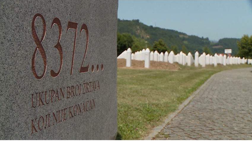 U programu RTRS-a: "U Srebrenici ‘Potočarski igrokaz'", Suljagić podnosi prijavu