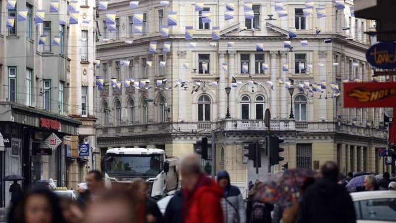 Ukrašavanje glavnog grada BiH uoči Dana državnosti