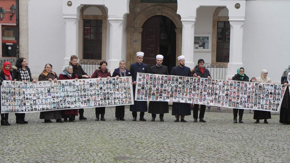 Okupljanje majki i žena Srebrenice i Podrinja: Sudski procesi se odugovlače, mi umiremo